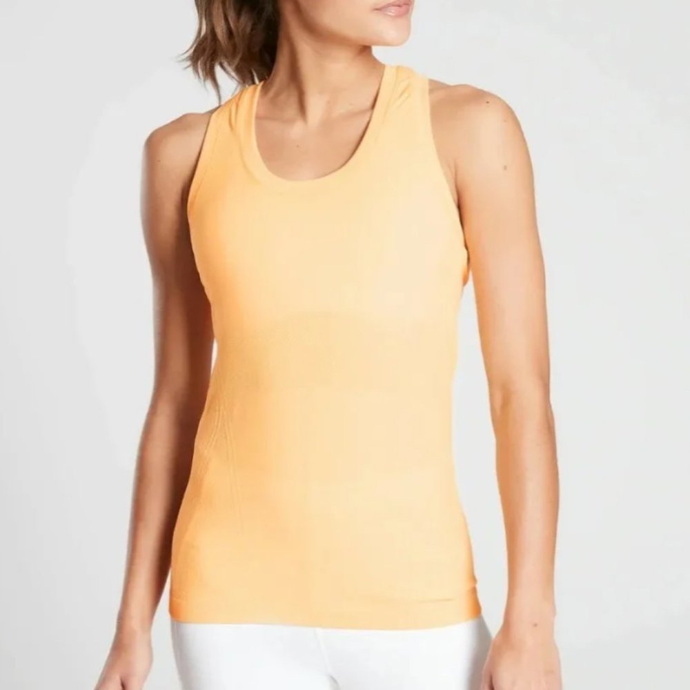 Athleta Momentum Tank Meduim